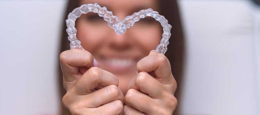 6 Conditions That Invisalign Corrects | Bell Family Dental in Bayside, NY